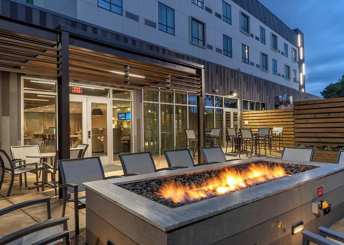 Courtyard By Marriott Charleston-north Charleston
