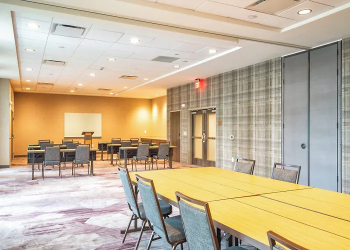 Hotel Courtyard By Marriott Charleston-north Charleston 3*